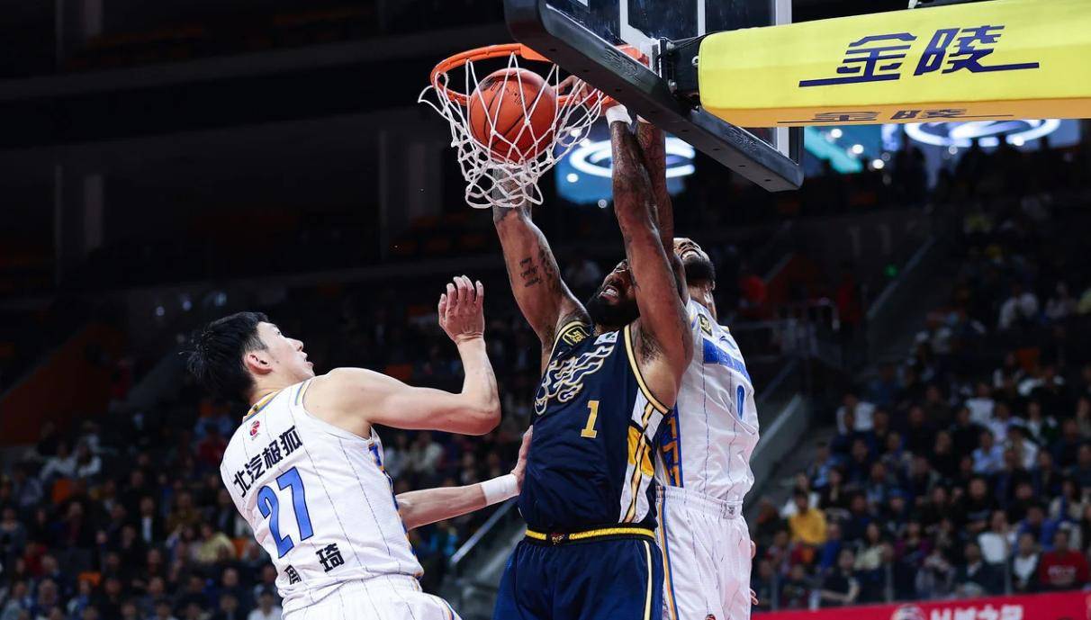 关于今晚广东宏远扳平良机——英超节点到来，震撼外界，更衣室氛围转暖的信息