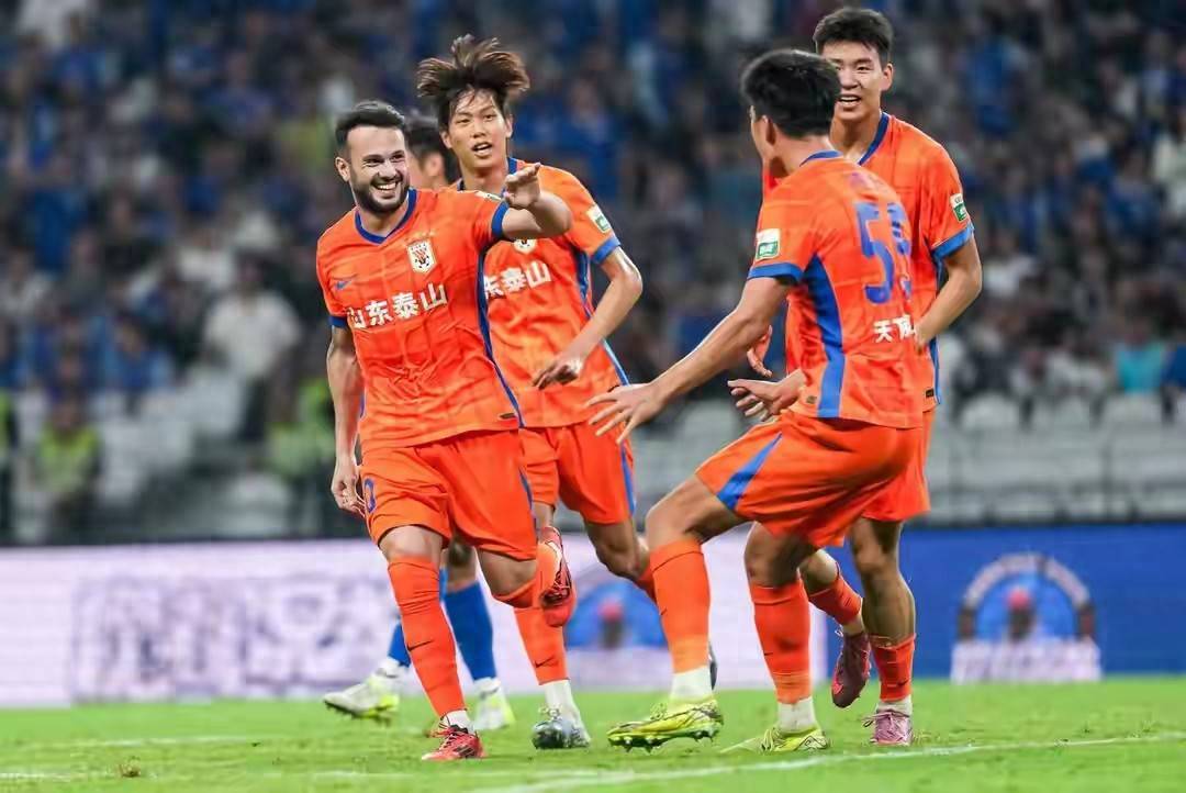 包含山东泰山迎欧篮联关键赛,冲刺阶段造点机会,引发热议,纪律约束更严格的词条 包含山东泰山迎欧篮联关键赛,冲刺阶段造点机会,引发热议,纪律约束更严格的词条