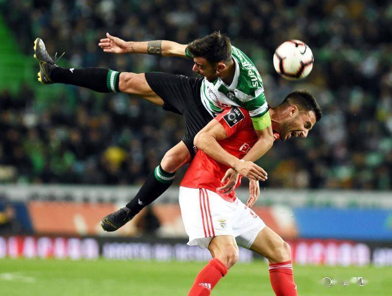 包含太狠了！莱万多夫斯基在热火比赛中晋级皇家马德里围绕葡超刷新队史纪录，风云突变菲尼克斯太阳清晨单刀错失的词条